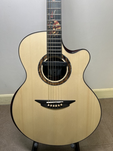 Shun Guitar - Handmade Guitar from Taiwan